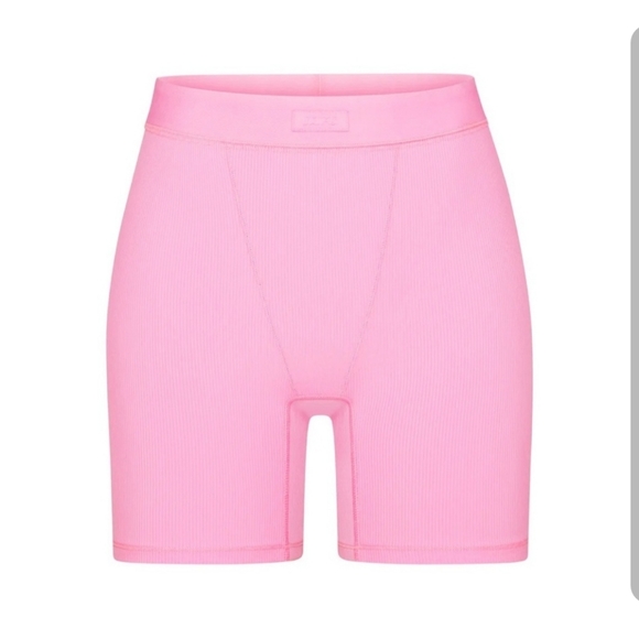 SKIMS Pants - Skims Soft Lounge Ribbed Boxer Shorts in Cotton Cablndy Pink